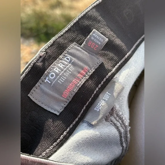 Torrid Bombshell Skinny Super Soft High-Rise Jeans 20R - Picture 5 of 8